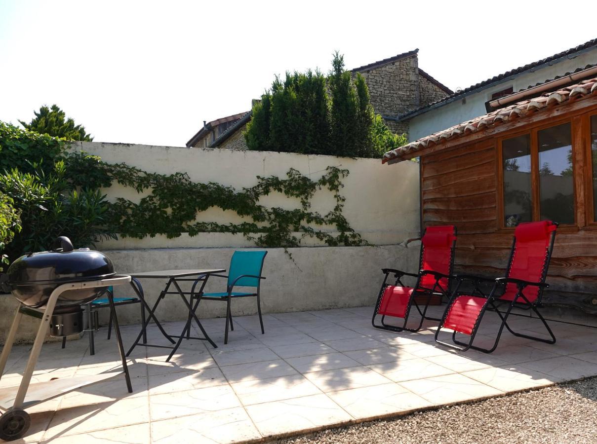 Gite Rural La Maison Mauve Ventouse Exterior foto
